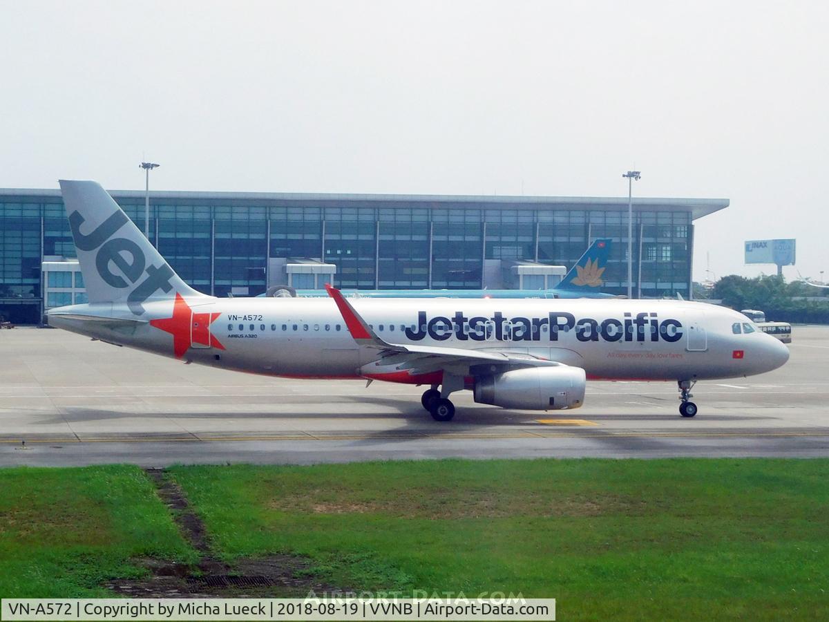 VN-A572, 2017 Airbus A320-232 C/N 7796, At Noi Bai