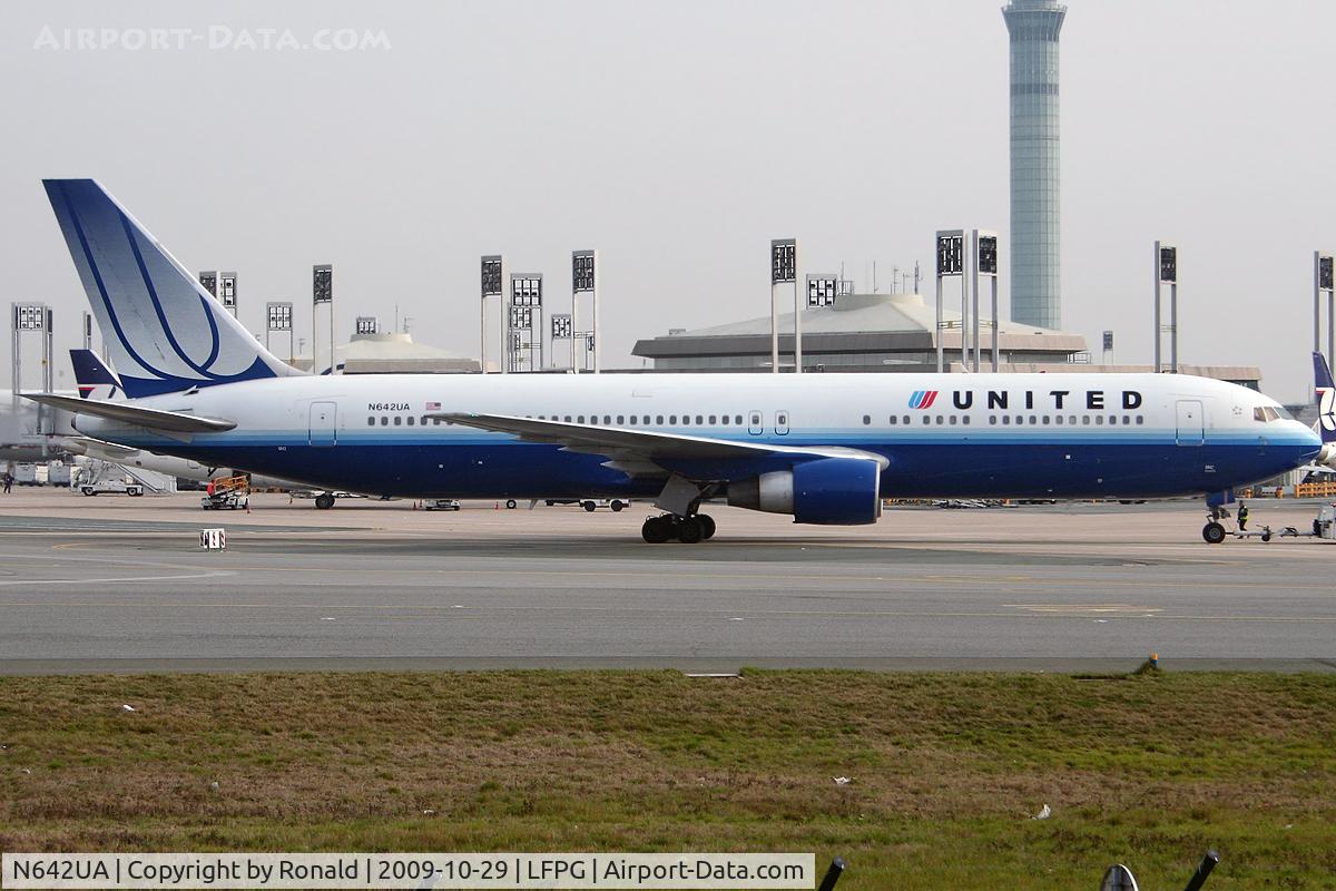 N642UA, 1991 Boeing 767-322 C/N 25092, at cdg