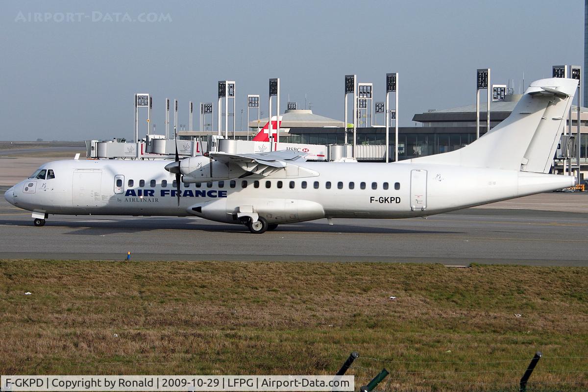 F-GKPD, 1990 ATR 72-202 C/N 177, at cdg