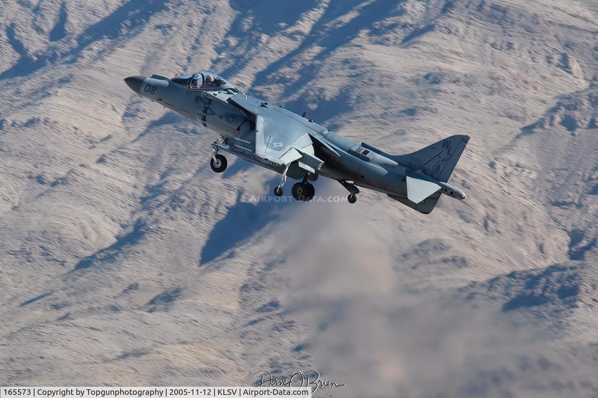 165573, McDonnell Douglas AV-8B+(R) Harrier II C/N 310, Harrier Demo lifting off