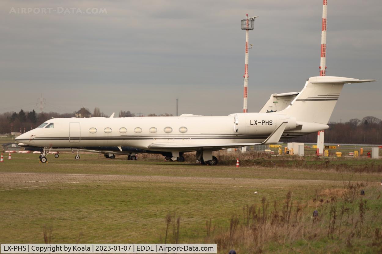 LX-PHS, 2018 Gulfstream Aerospace GV-SP G550 C/N 5572, Resting at the GAT.