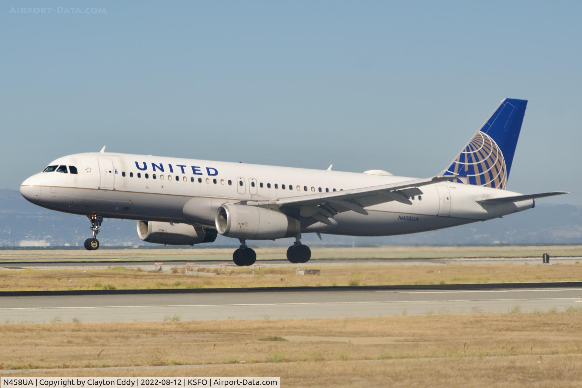 N458UA, 2000 Airbus A320-232 C/N 1163, SFO 2022.