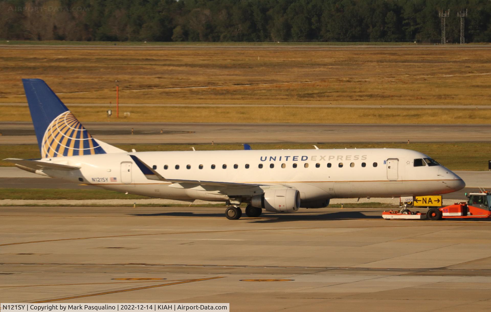 N121SY, 2014 Embraer 175LR (ERJ-170-200LR) C/N 17000430, ERJ-170-200LR