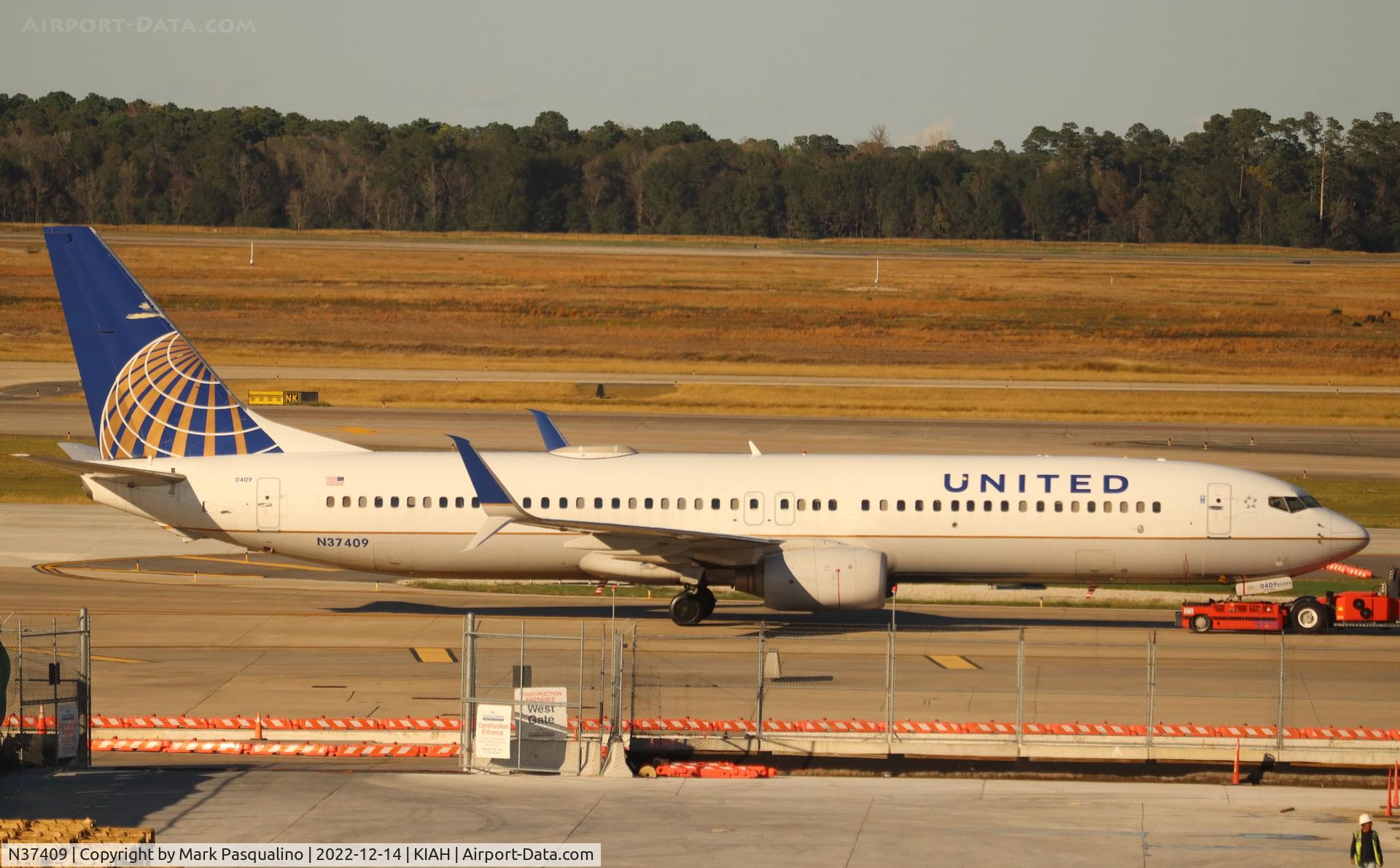 N37409, 2001 Boeing 737-924 C/N 30126, Boeing 737-924