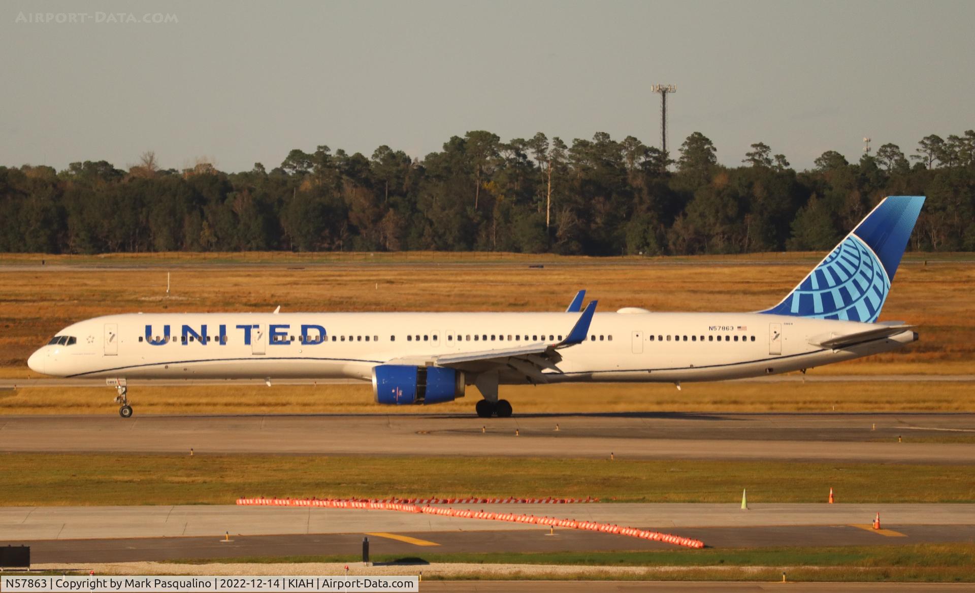 N57863, 2001 Boeing 757-33N C/N 32587, Boeing 757-33N