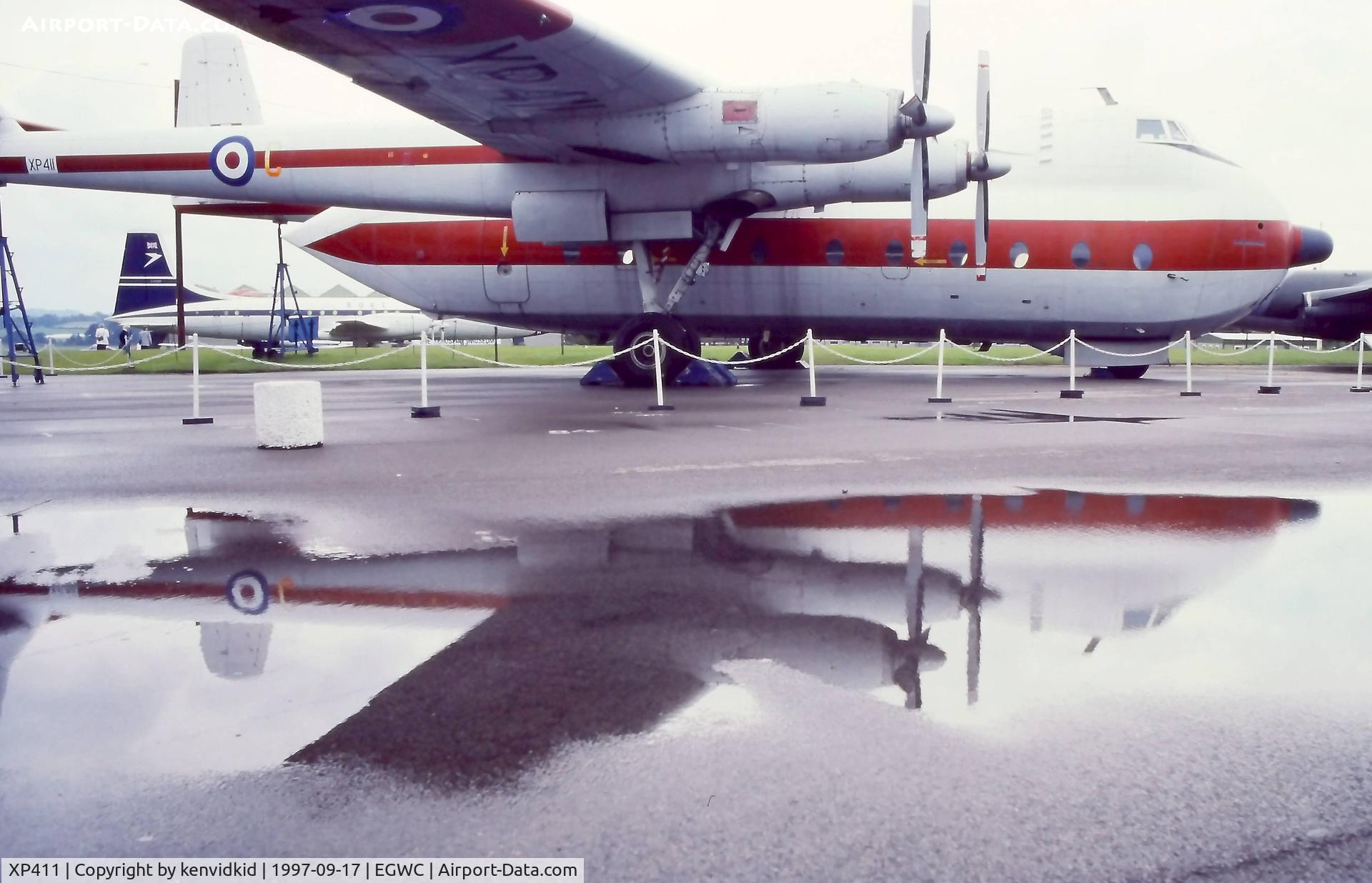 XP411, 1962 Armstrong Whitworth AW-660 Argosy C.1 C/N 6766, A visit to Cosford in 1997.