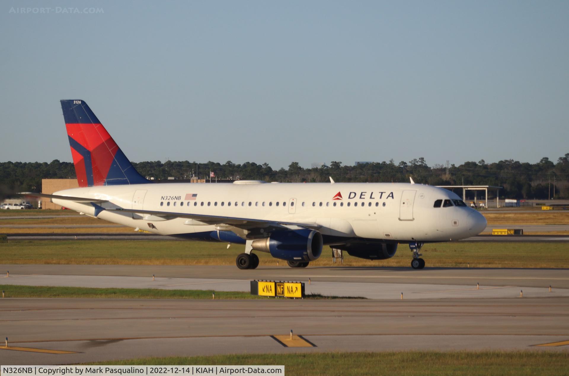 N326NB, 2001 Airbus A319-114 C/N 1498, Airbus A319-114