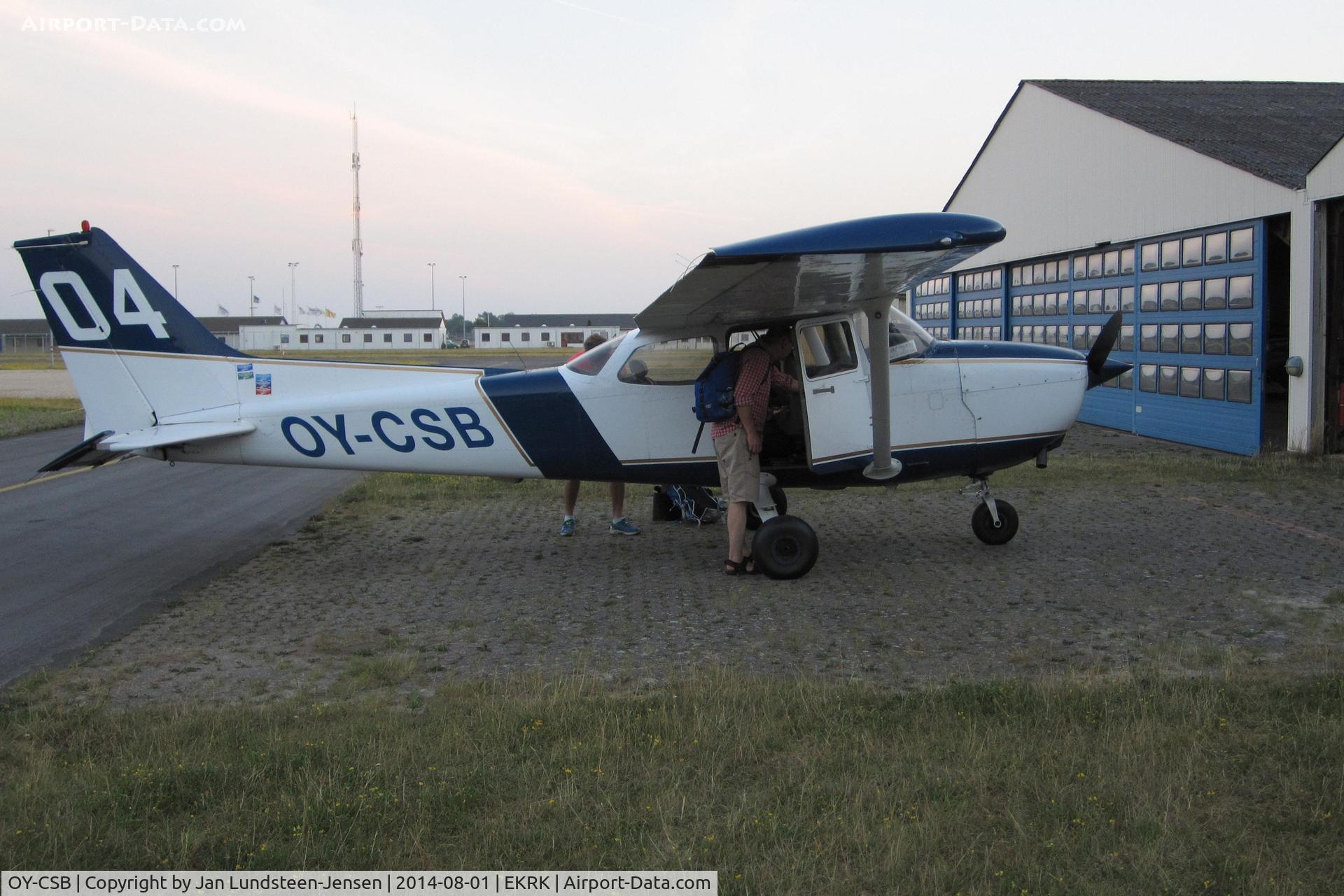 OY-CSB, 1998 Cessna 172S C/N 172S8004, Cessna 172S OY-CSB seen in front of its hangar at 
Roskilde Airport after a flight from Rugen in Germany.