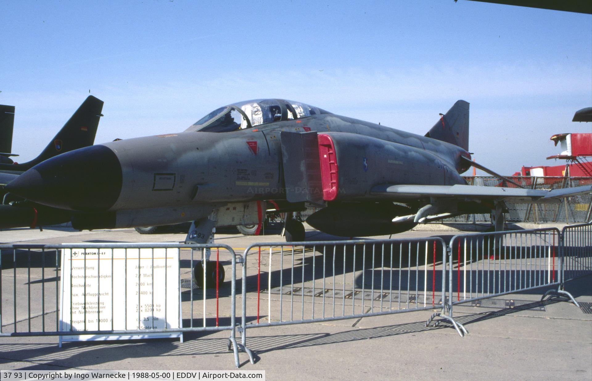 37 93, McDonnell Douglas F-4F Phantom II C/N 4583, McDonnell Douglas F-4F Phantom II of the Luftwaffe (German Air Force) in experimental camouflage at the Internationale Luftfahrtausstellung ILA, Hannover 1988