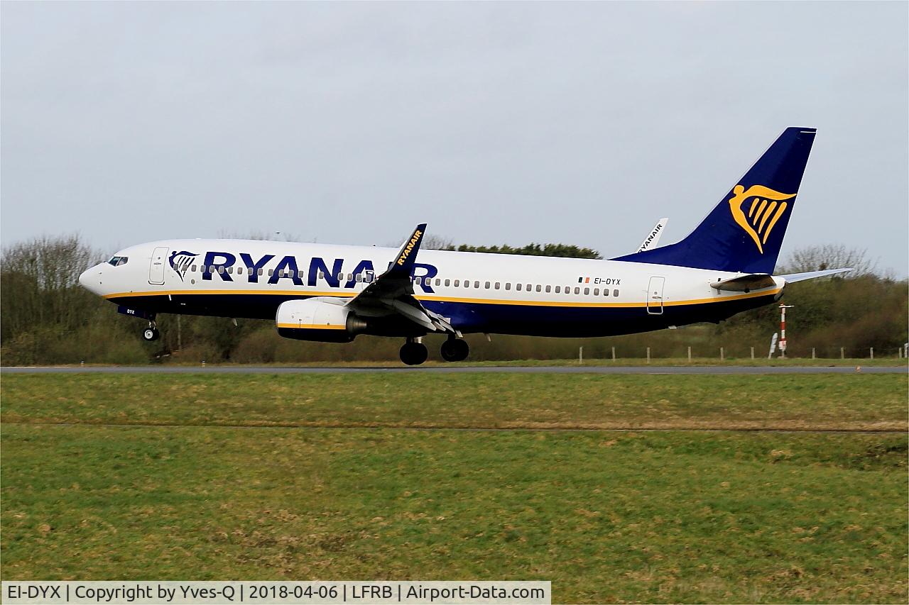 EI-DYX, 2008 Boeing 737-8AS C/N 37517, Boeing 737-8AS, Landing rwy 25L Brest-Bretagne airport (LFRB-BES)