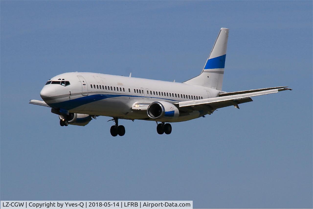 LZ-CGW, 1996 Boeing 737-46J C/N 28038, Boeing 737-46J, Short approach rwy 25L, Brest-Bretagne airport (LFRB-BES)