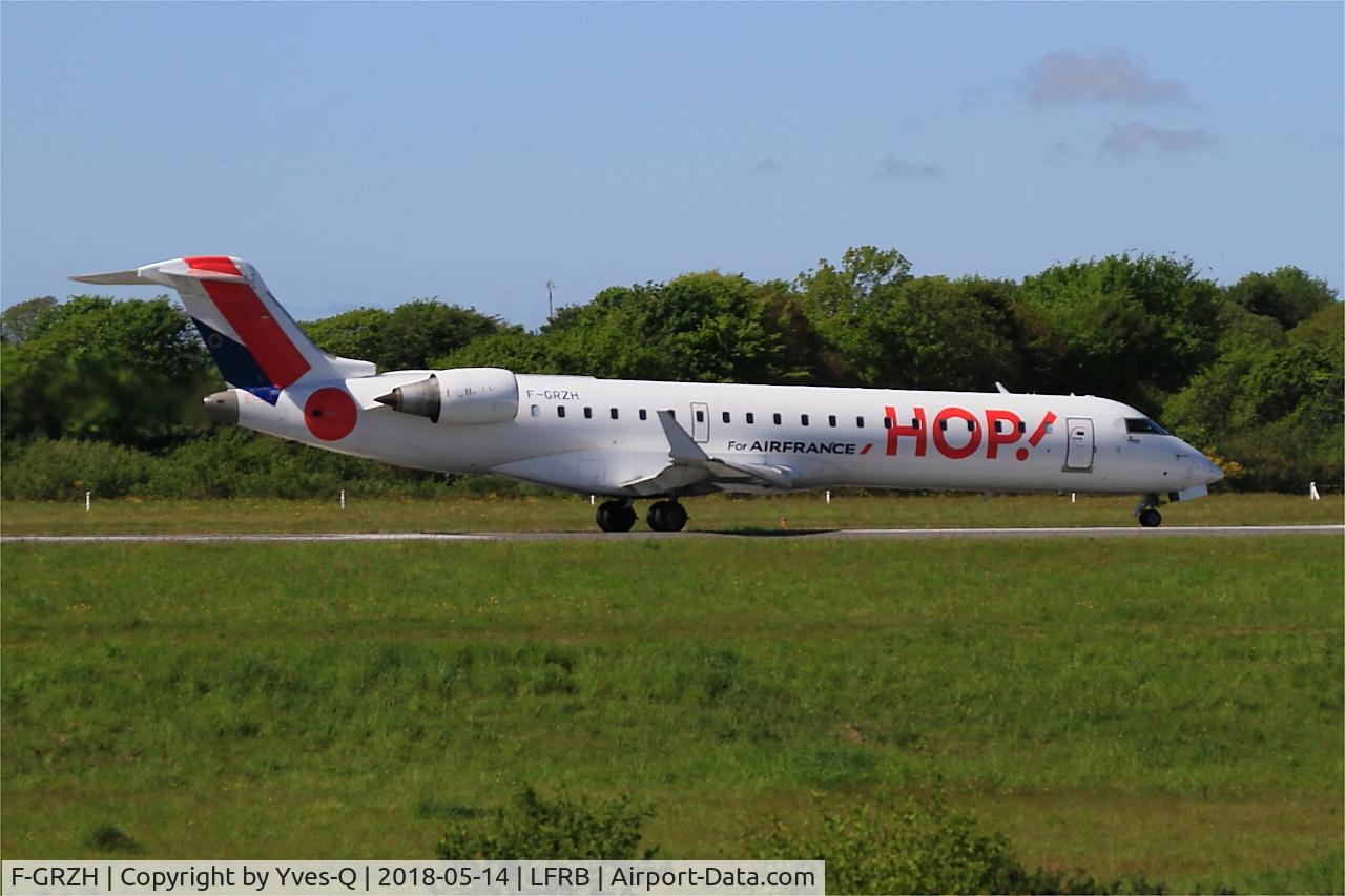 F-GRZH, 2003 Bombardier CRJ-702 (CL-600-2C10) Regional Jet C/N 10089, Canadair Regional Jet CRJ-702, Taxiing rwy 25L, Brest-Bretagne airport (LFRB-BES)