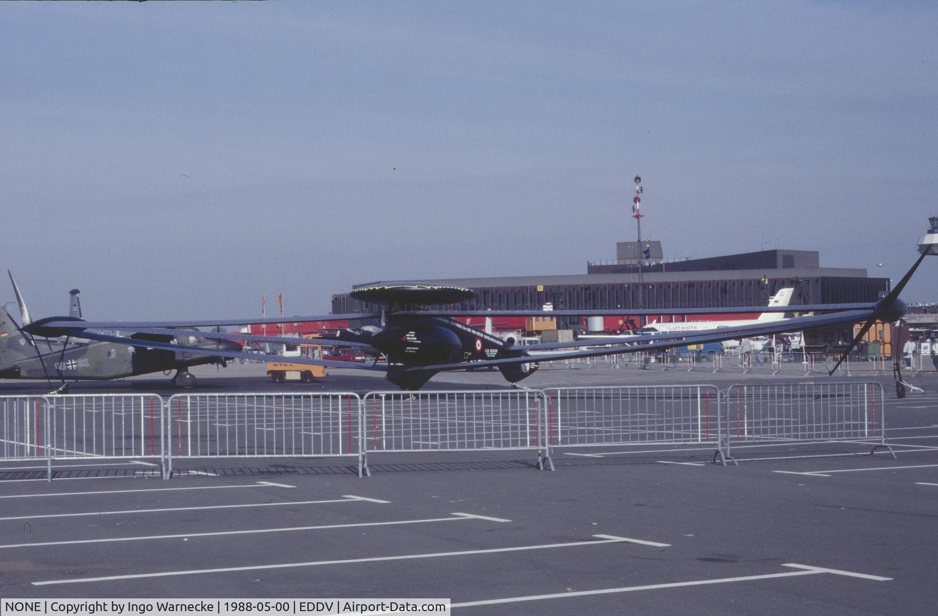 NONE, 1987 Colani High Altitude Surveillance Platform design study C/N 001, design study for 'Global Endurance Solarpowered Stereo Photo 30m Base High Altitude Surveillance Platform' (with 4 crew) by Luigi Colani at the Internationale Luftfahrtausstellung ILA 1988, Hannover