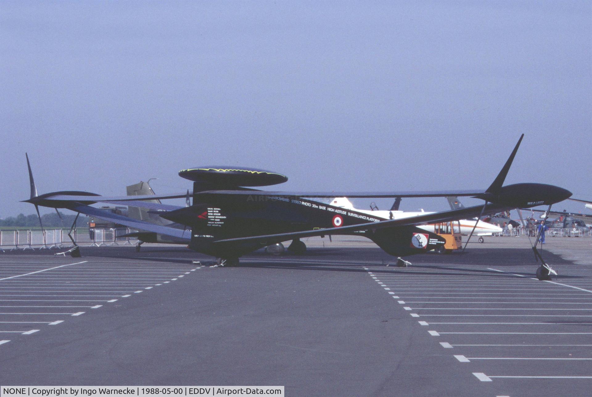 NONE, 1987 Colani High Altitude Surveillance Platform design study C/N 001, design study for 'Global Endurance Solarpowered Stereo Photo 30m Base High Altitude Surveillance Platform' (with 4 crew) by Luigi Colani at the Internationale Luftfahrtausstellung ILA 1988, Hannover