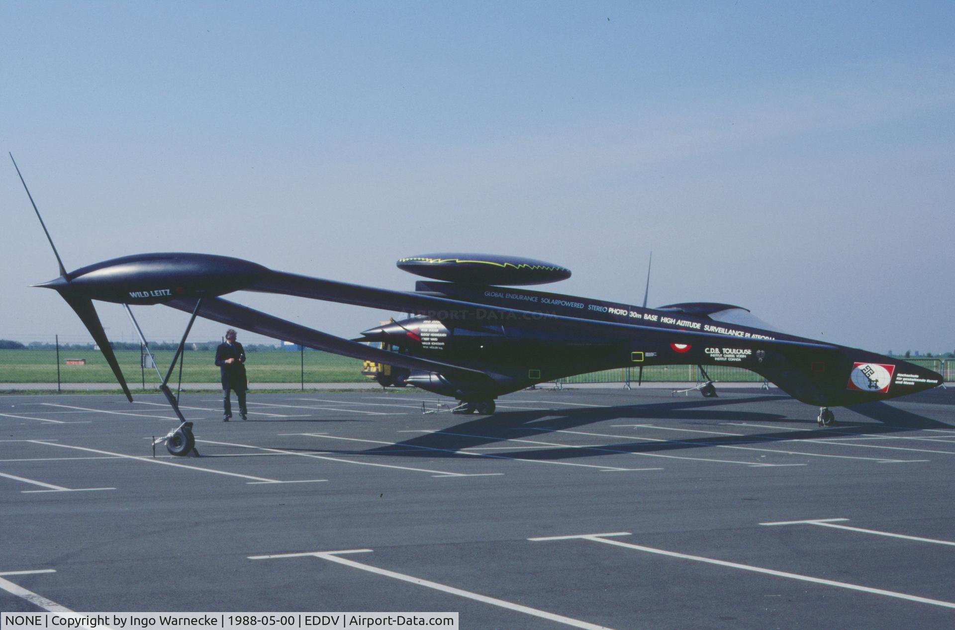 NONE, 1987 Colani High Altitude Surveillance Platform design study C/N 001, design study for 'Global Endurance Solarpowered Stereo Photo 30m Base High Altitude Surveillance Platform' (with 4 crew) by Luigi Colani at the Internationale Luftfahrtausstellung ILA 1988, Hannover