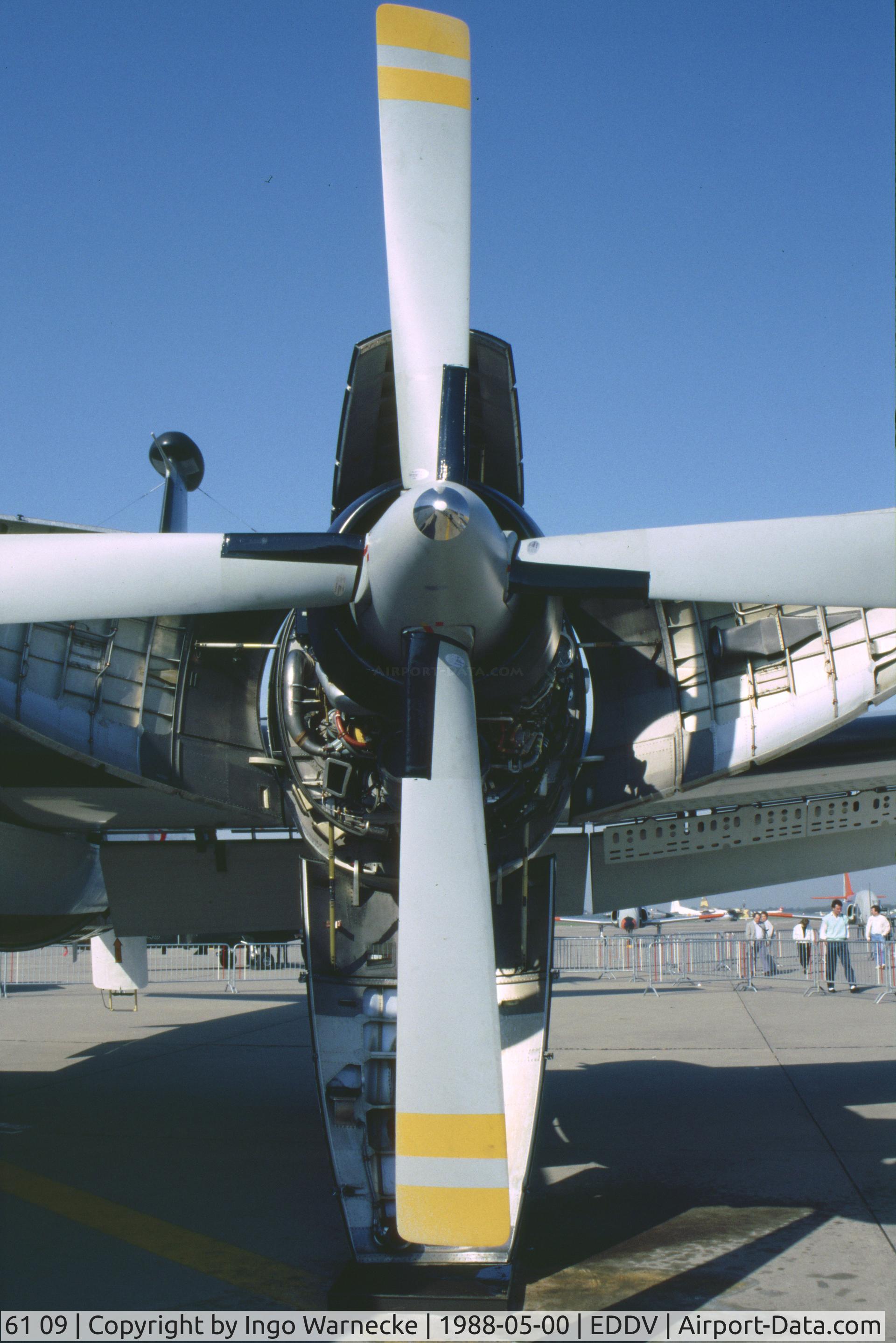 61 09, Breguet 1150 Atlantic C/N 18, Breguet Br.1150 Atlantic of the Marineflieger (German Navy) at the Internationale Luftfahrtausstellung ILA, Hannover 1988