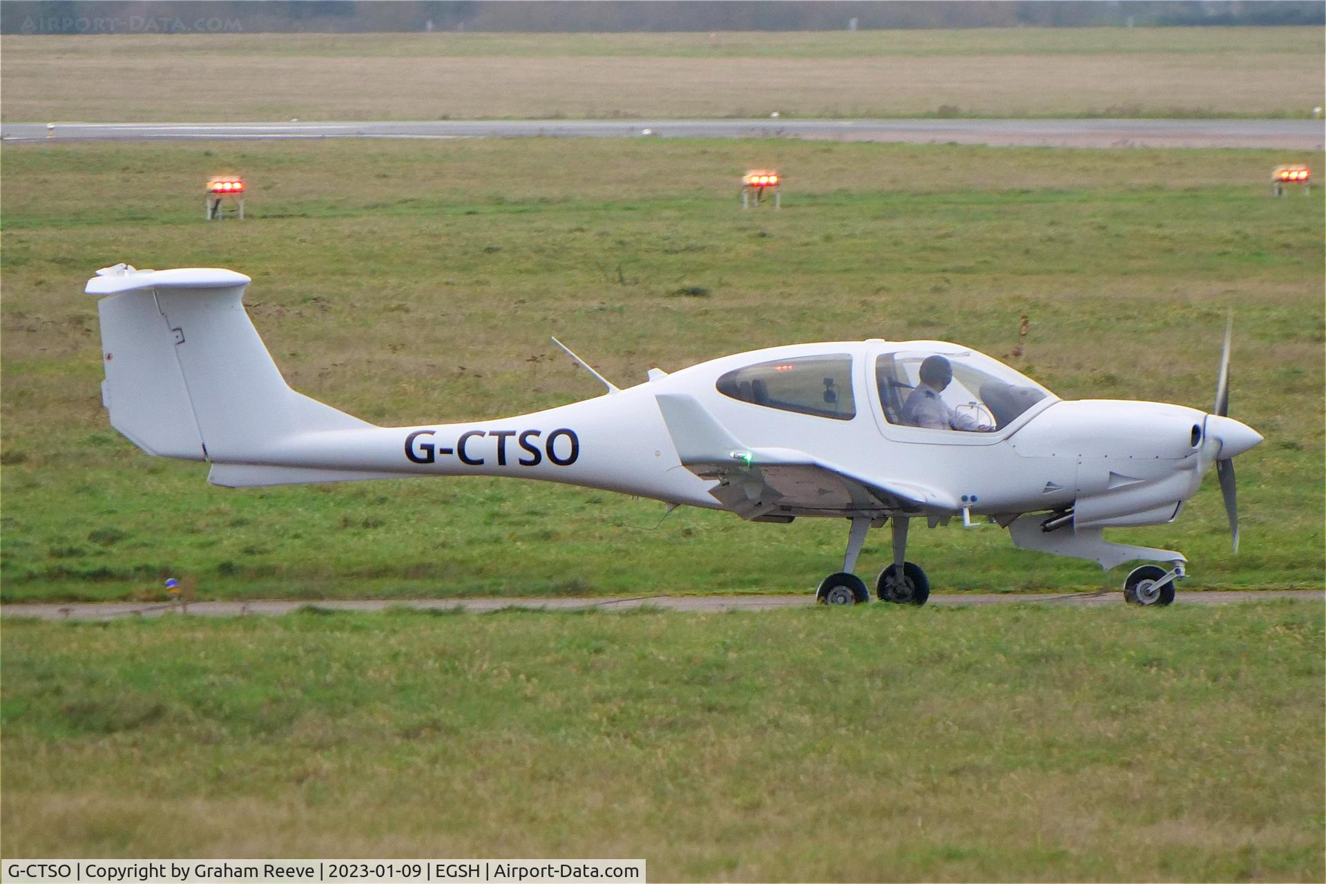 G-CTSO, 2014 Diamond DA-40NG Diamond Star C/N 40.N188, Departing from Norwich.