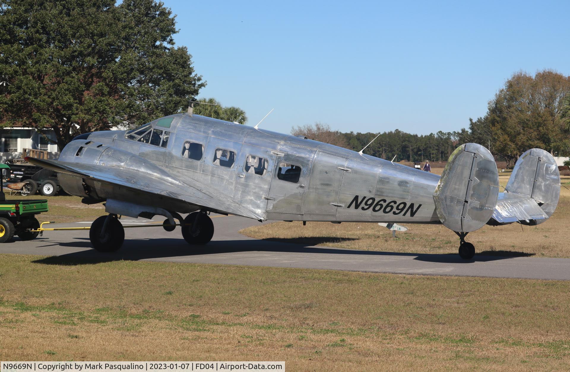 N9669N, 1958 Beech E18S-9700 C/N BA-382, Beech E18S-9700