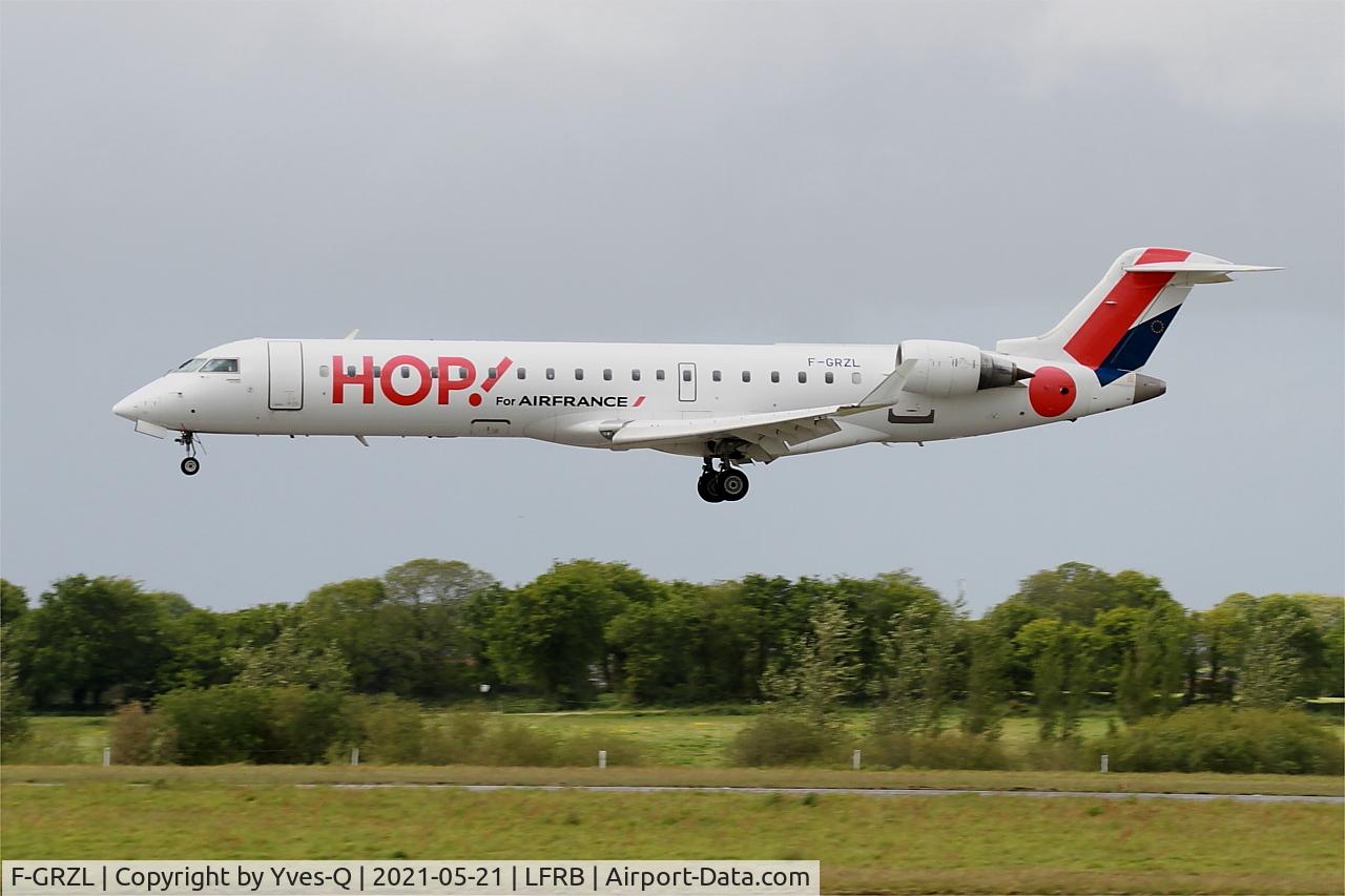 F-GRZL, 2006 Bombardier CRJ-700 (CL-600-2C10) Regional Jet C/N 10245, Bombardier CRJ-700, On final Rwy 25L, Brest-Bretagne Airport (LFRB-BES)
