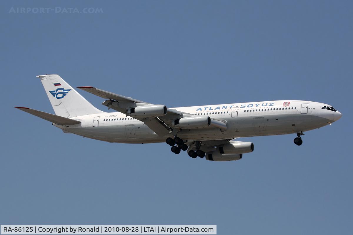 RA-86125, Ilyushin Il-86 C/N 51483210093, at ayt
