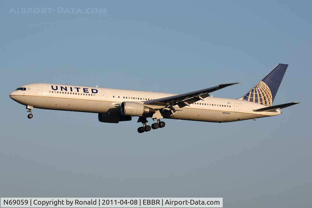 N69059, 2002 Boeing 767-424/ER C/N 29454, at bru