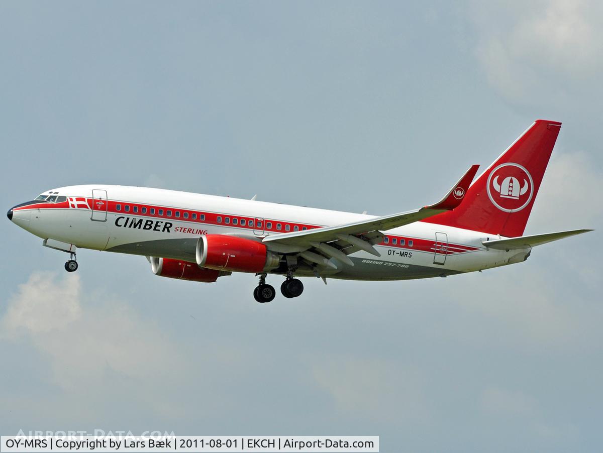 OY-MRS, 2002 Boeing 737-76N C/N 32737, RWY22L