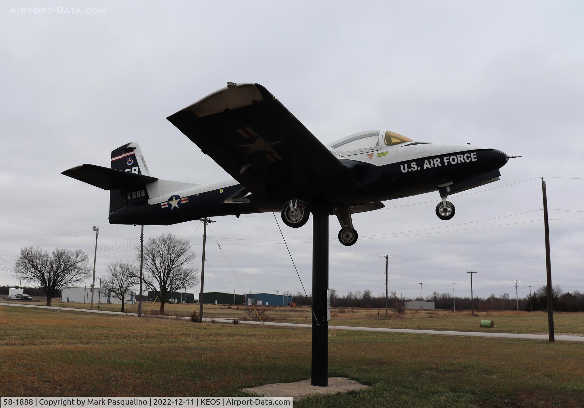58-1888, 1958 Cessna T-37B C/N 40313, Cessna T-37B