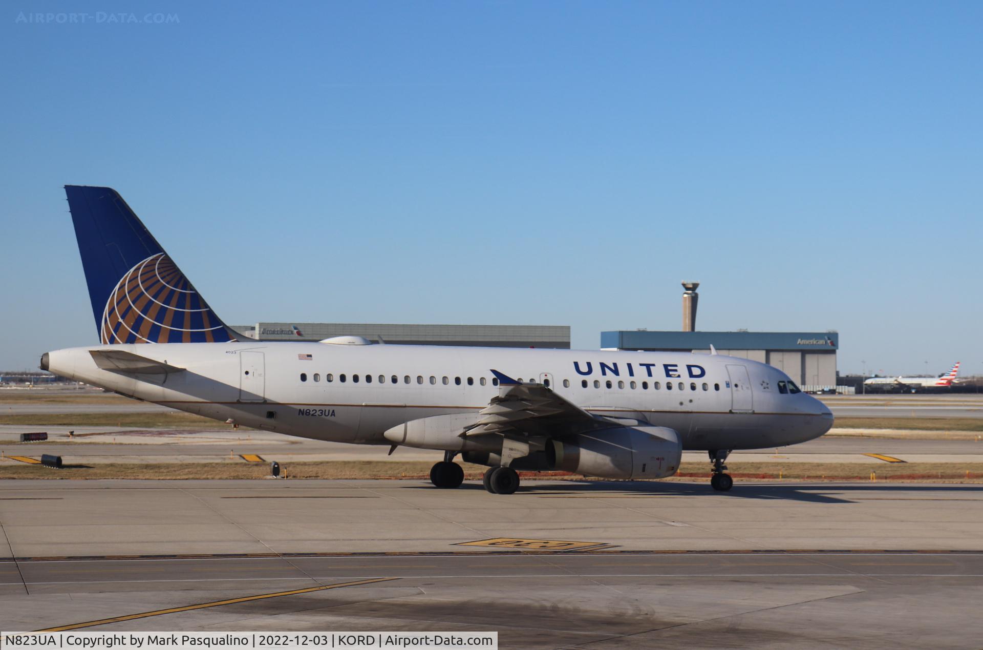 N823UA, 1998 Airbus A319-131 C/N 952, Airbus A319-131