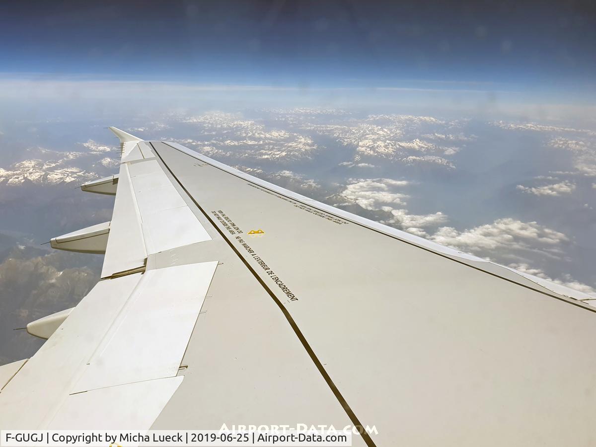 F-GUGJ, 2005 Airbus A318-111 C/N 2582, Crossing the Alps (CDG-FLR)