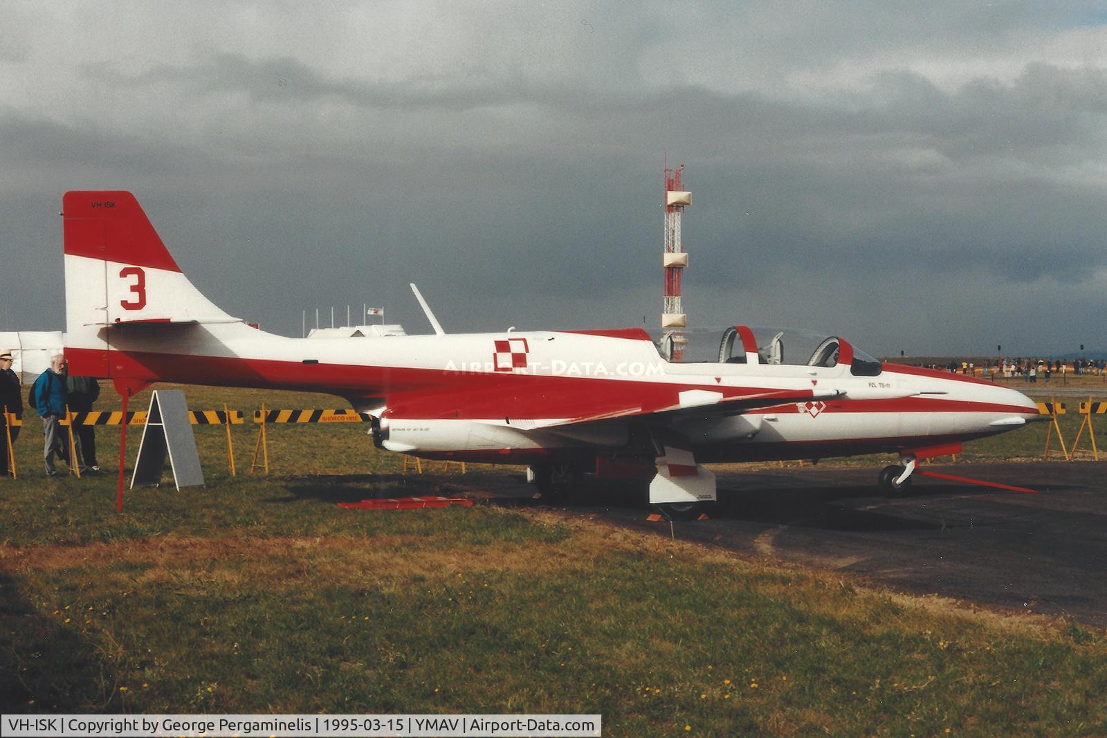 VH-ISK, 1970 PZL-Mielec TS-11 Iskra bis B C/N 1H-0608, Airshow.