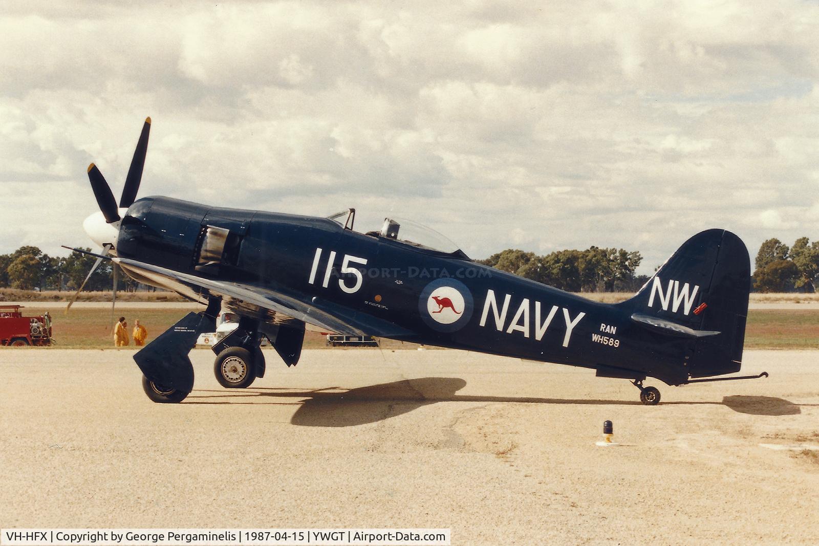 VH-HFX, 1948 Hawker Fury FB.10 C/N 37534, Airshow.
