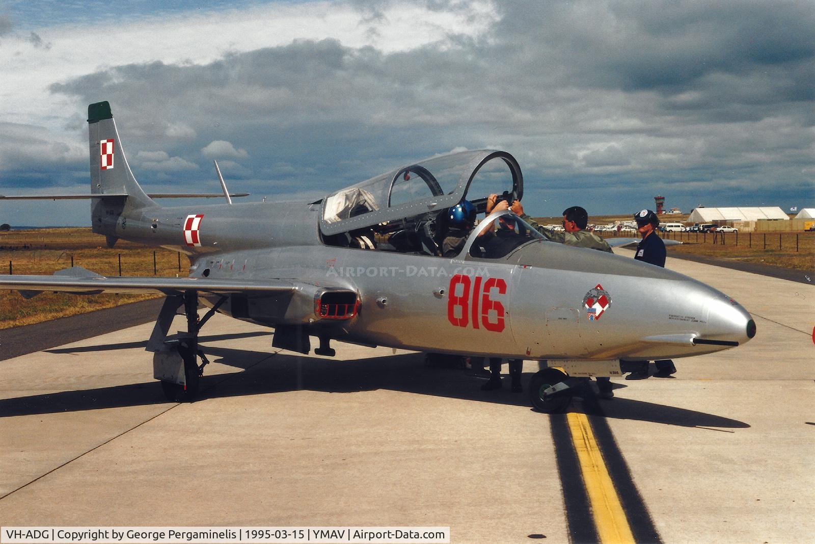 VH-ADG, 1979 PZL-Mielec TS-11 Iskra C/N 1H0816, Airshow.