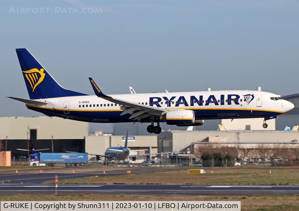G-RUKE, 2010 Boeing 737-8AS C/N 40285, Landing rwy 14R