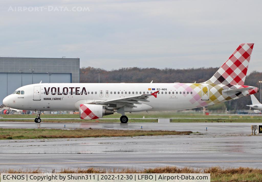 EC-NOS, 2009 Airbus A320-216 C/N 4035, Ready for take off from rwy 14L