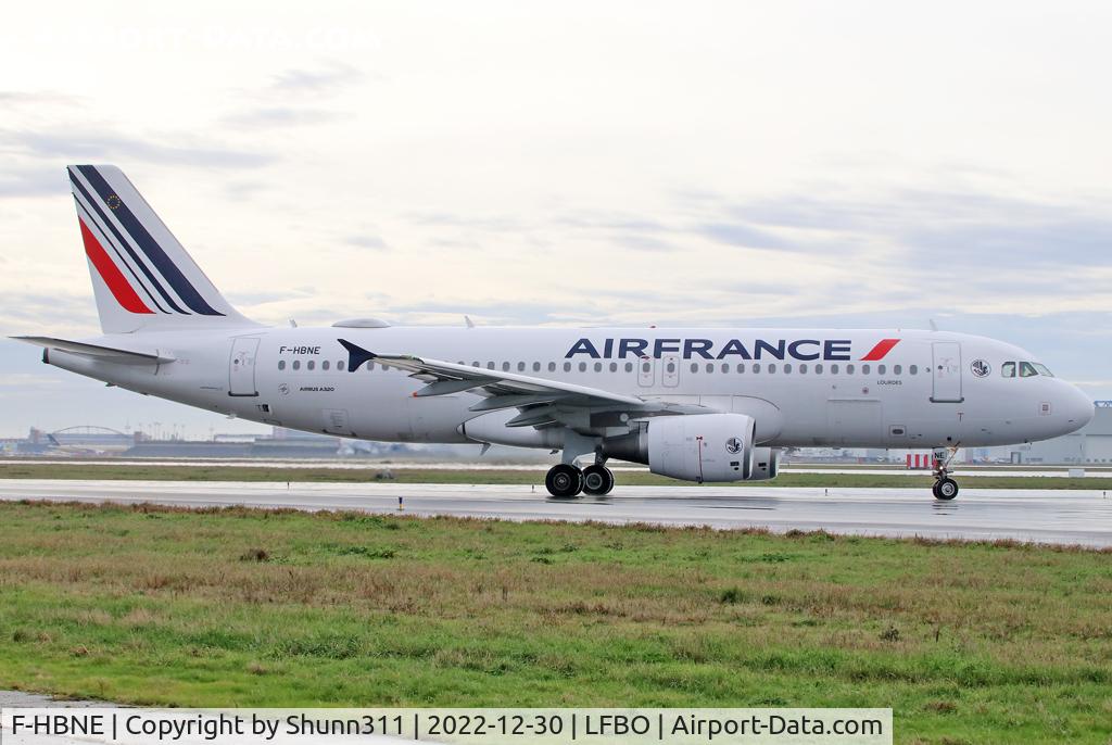 F-HBNE, 2011 Airbus A320-214 C/N 4664, Lining up rwy 14L for departure in new modified c/s... Named 'Lourdes
