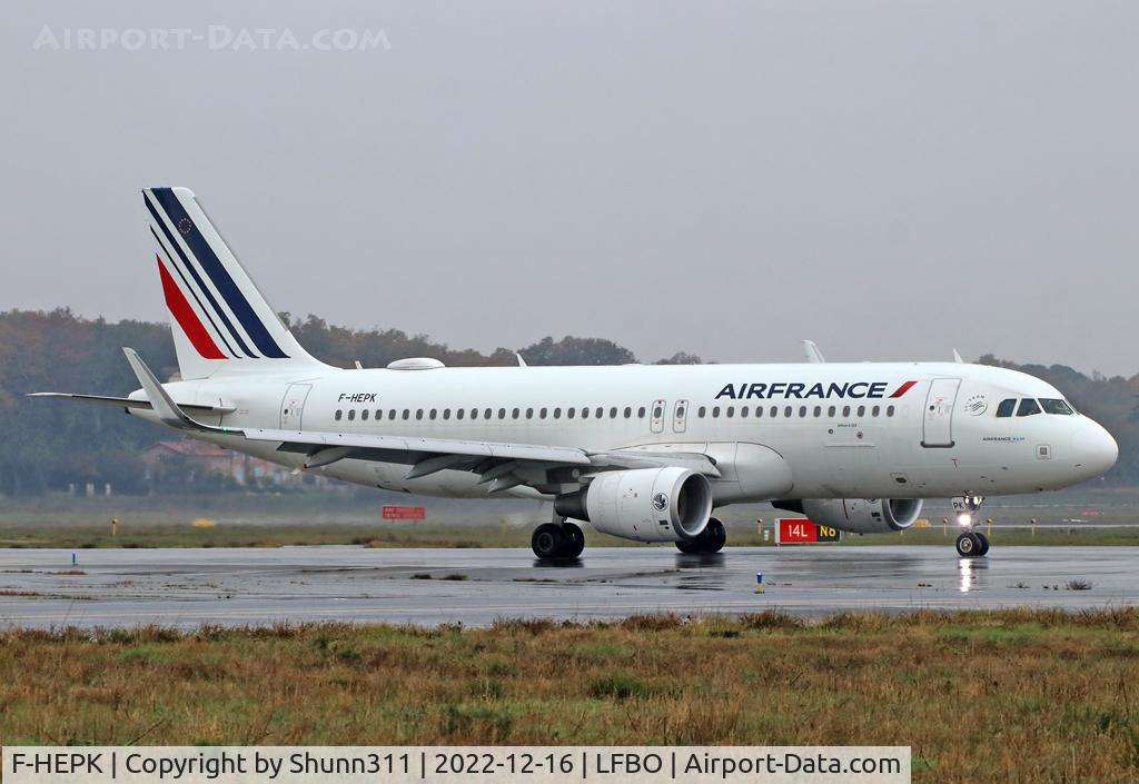 F-HEPK, 2018 Airbus A320-214 C/N 8127, Taxiing to the Terminal after landing... new c/s