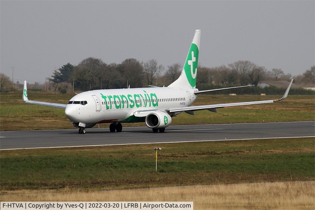 F-HTVA, 2015 Boeing 737-8K2 C/N 62158, Boeing 737-8K2, Taxiing rwy 07R, Brest-Bretagne airport (LFRB-BES)