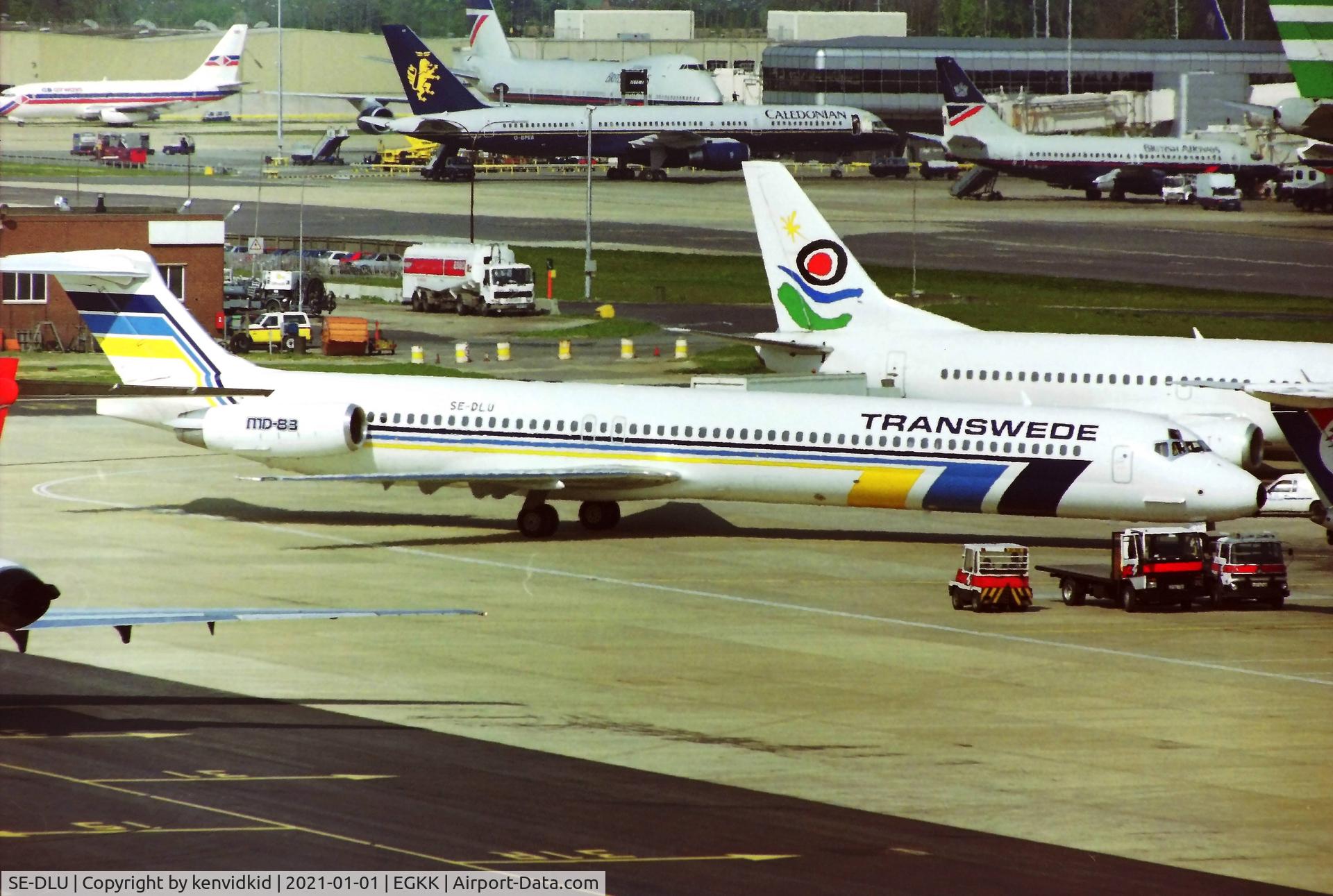 SE-DLU, 1992 McDonnell Douglas MD-83 (DC-9-83) C/N 53199, At London Gatwick early 1992.