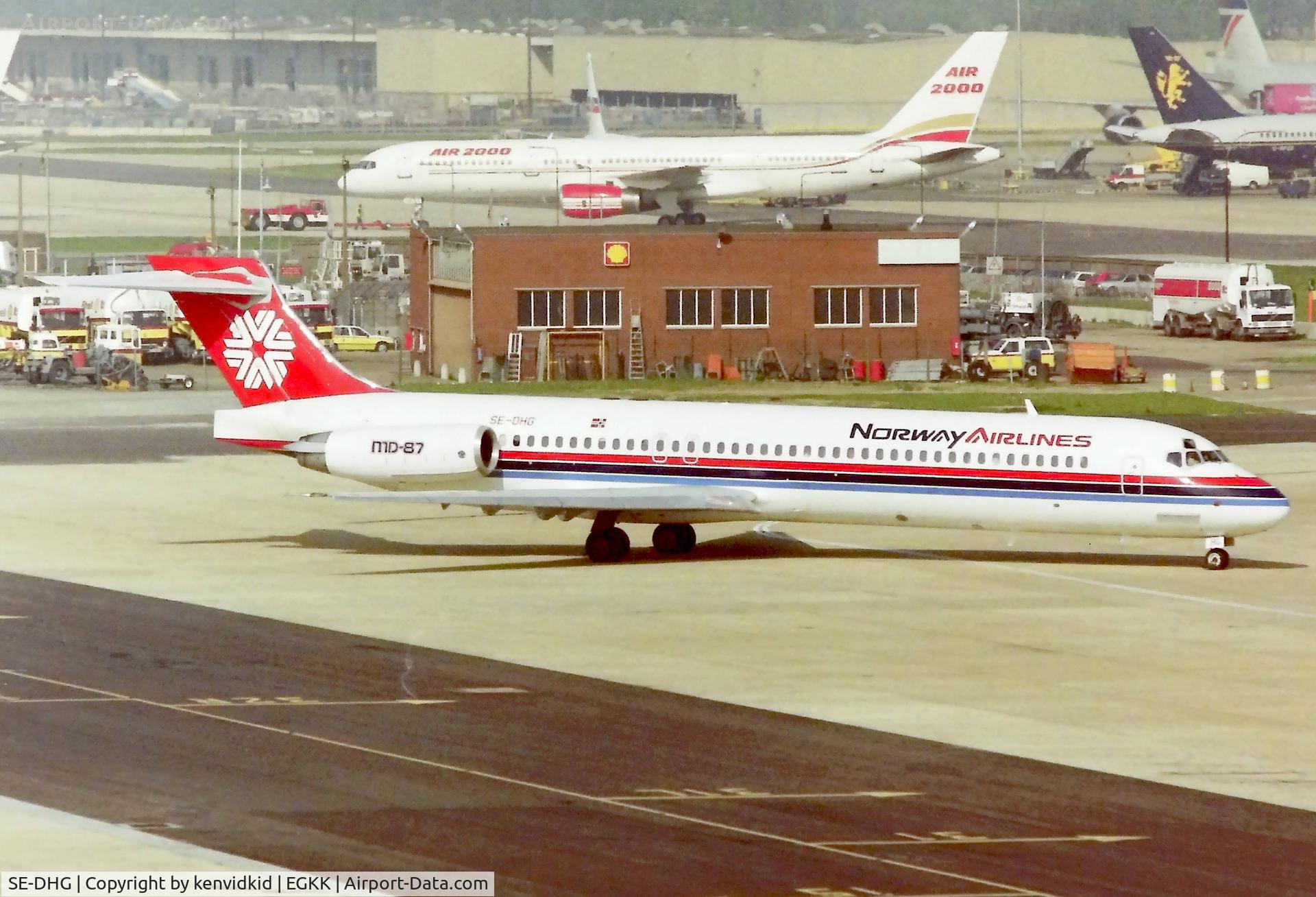SE-DHG, 1988 McDonnell Douglas MD-87 (DC-9-87) C/N 49389, At London Gatwick early 1992.