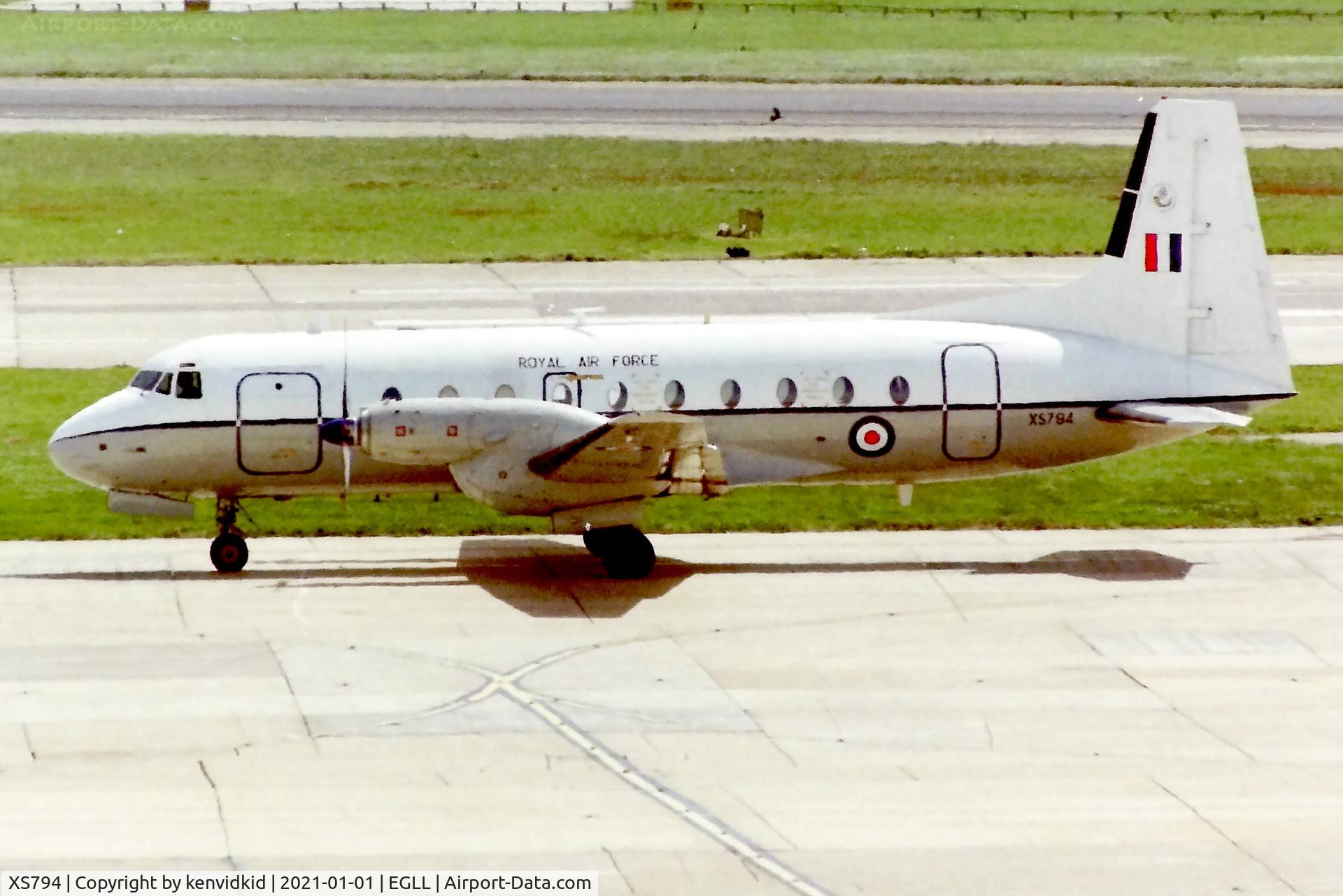 XS794, Hawker Siddeley HS-748 Andover CC2 C/N 1566, At London Heathrow early 1990''s
