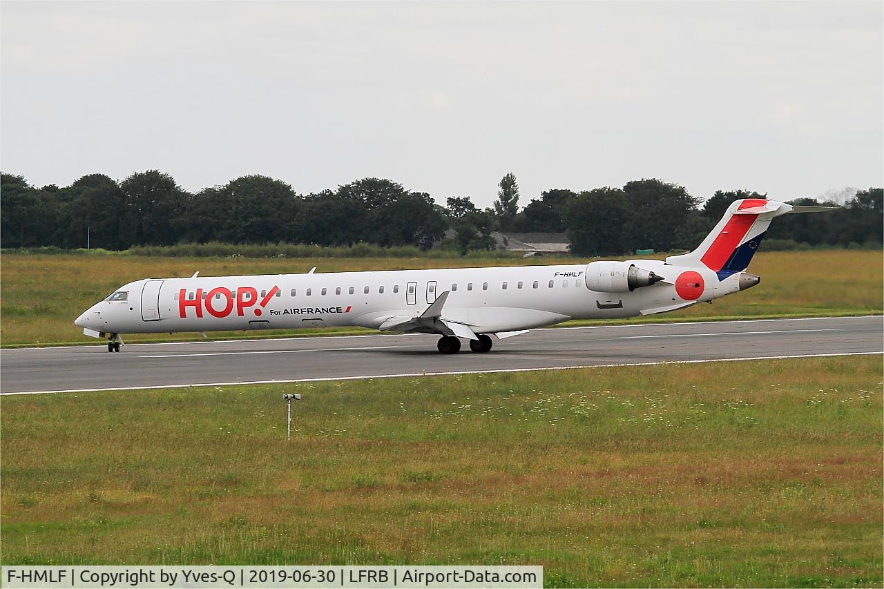 F-HMLF, 2010 Bombardier CRJ-1000EL NG (CL-600-2E25) C/N 19010, Bombardier CL-600-2E25(CRJ-1000), U-Turn rwy 07R, Brest-Bretagne airport (LFRB-BES)