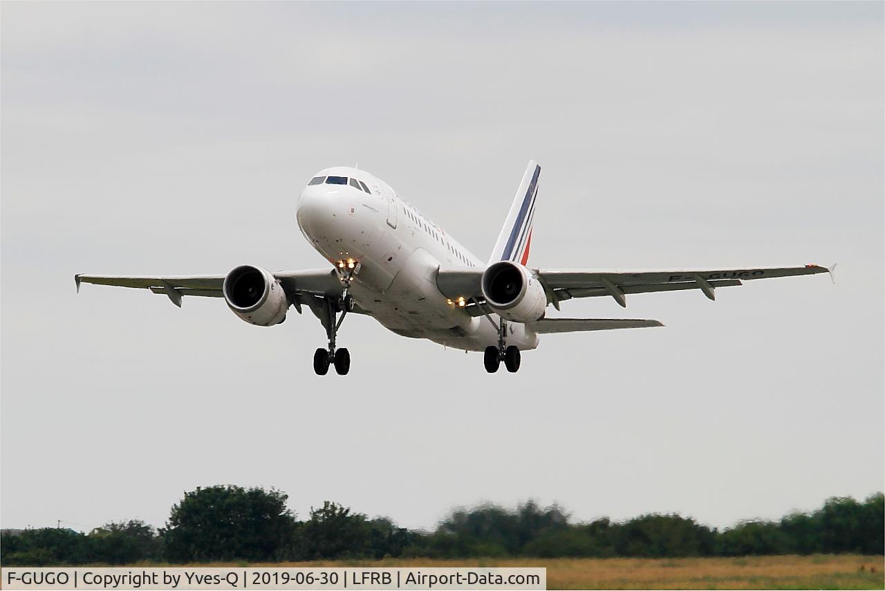 F-GUGO, 2006 Airbus A318-111 C/N 2951, Airbus A318-111, Take off rwy 25L, Brest-Bretagne airport (LFRB-BES)