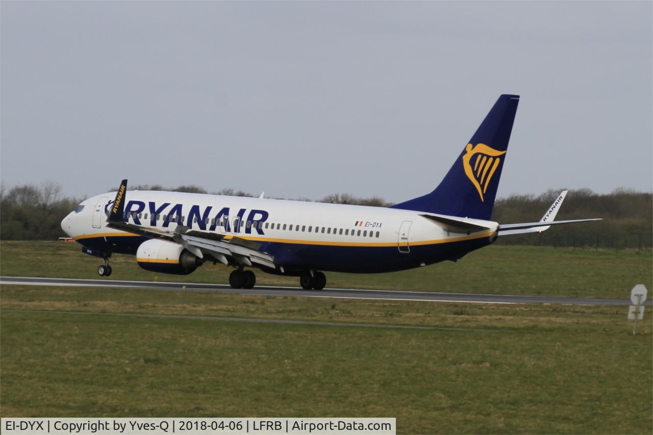 EI-DYX, 2008 Boeing 737-8AS C/N 37517, Boeing 737-8AS, Landing rwy 25L Brest-Bretagne airport (LFRB-BES)