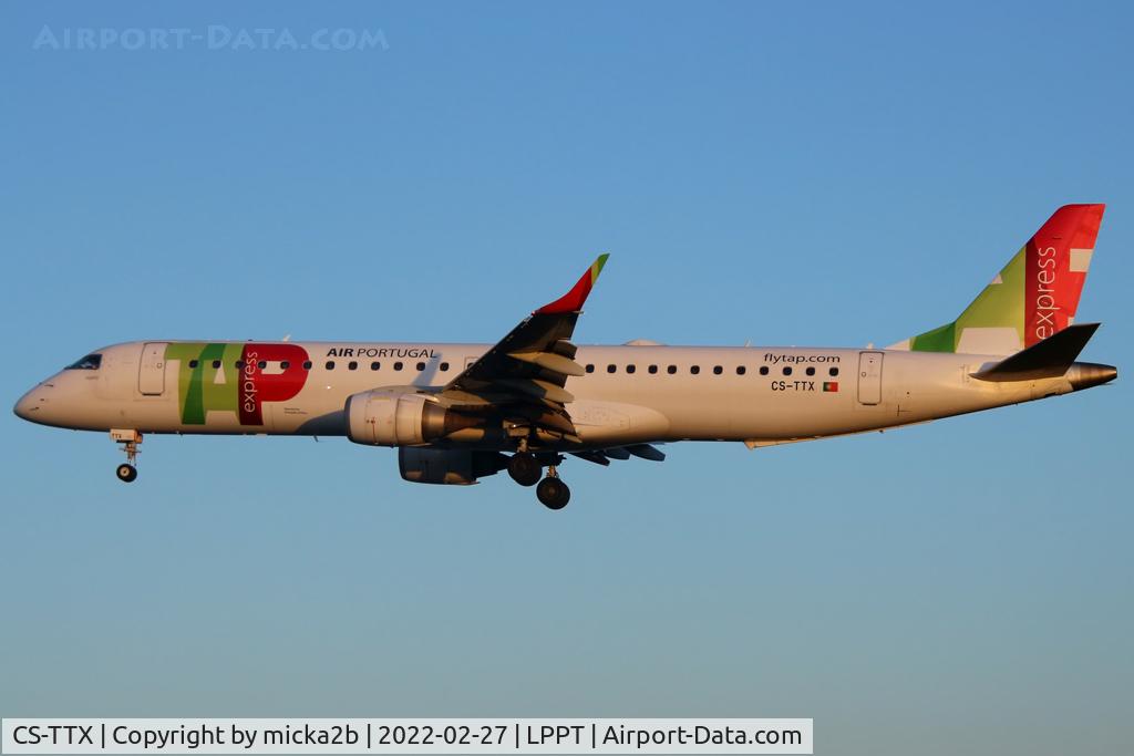 CS-TTX, 2011 Embraer 195LR (ERJ-190-200LR) C/N 19000429, Landing