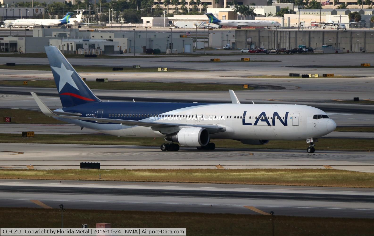 CC-CZU, 1998 Boeing 767-316/ER C/N 29229, LAN 767-300 zx