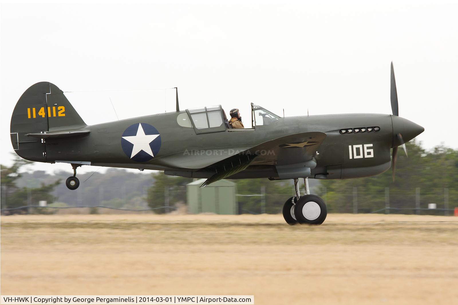 VH-HWK, 1941 Curtiss P-40F Warhawk C/N 41-14112, Airshow.