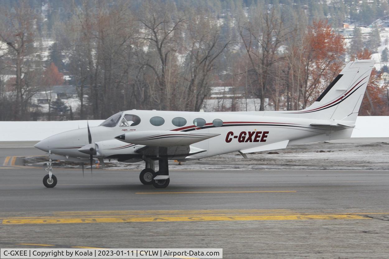C-GXEE, 1977 Cessna 340A C/N 340A-0271, Arrival from Penticton (YYF).