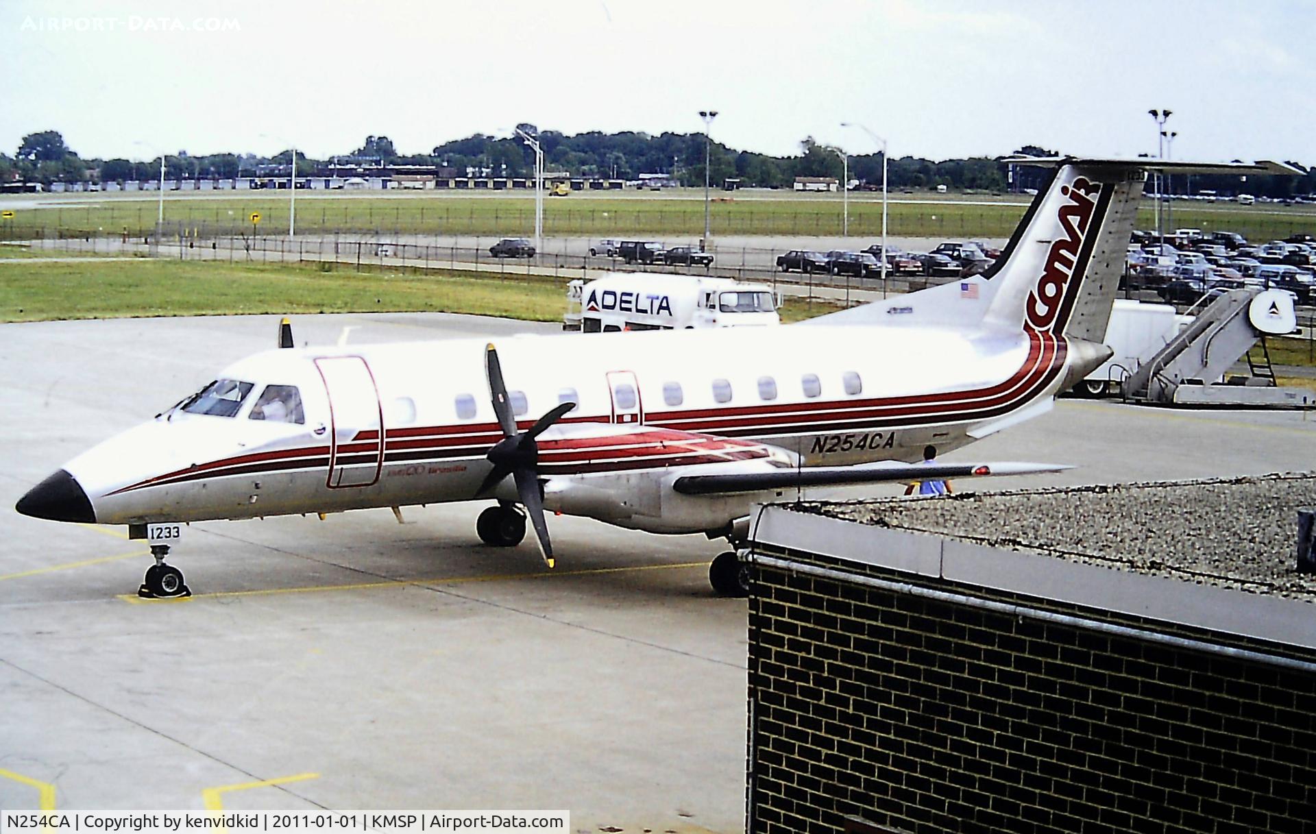 N254CA, Embraer EMB-120RT Brasilia C/N 120233, At Minneapolis St Paul (MSP) 1993.