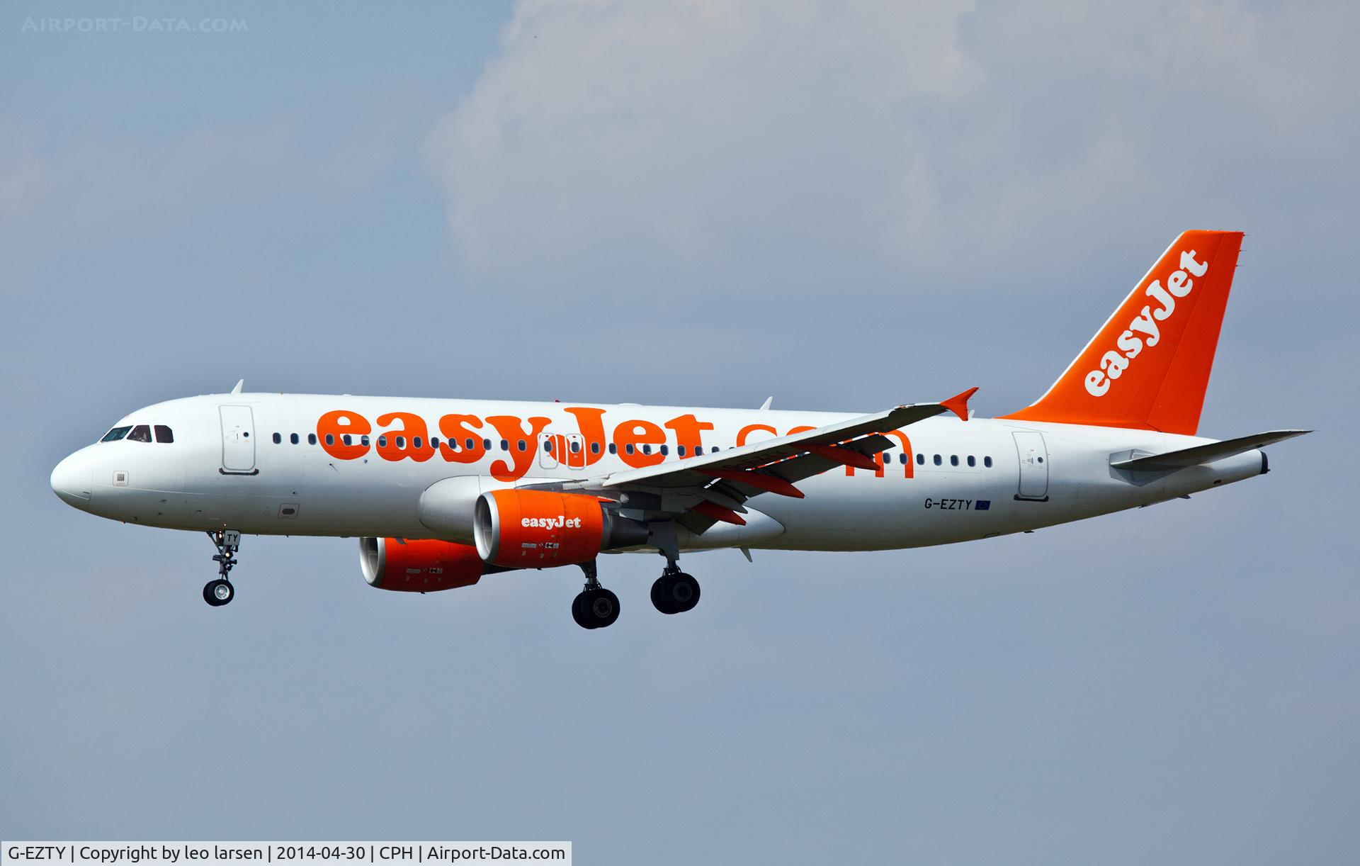 G-EZTY, 2010 Airbus A320-214 C/N 4554, Copenhagen 30.4.2014