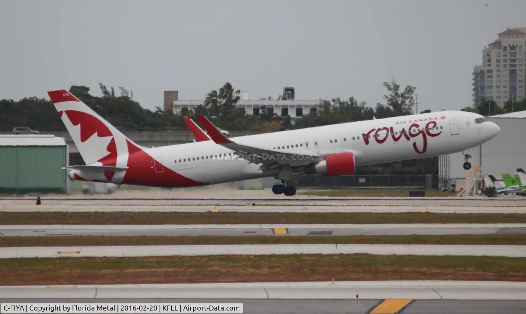 C-FIYA, 2002 Boeing 767-33A C/N 33421, Rouge 767-300 zx